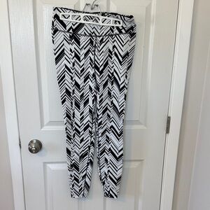 Nike Dri-FIT Black and White Patterned Leggings